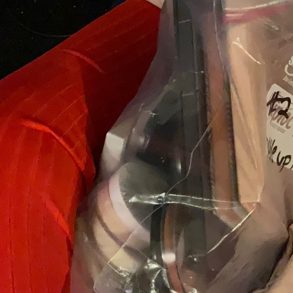 Assorted Makeup Collection - Picture 2 of 3